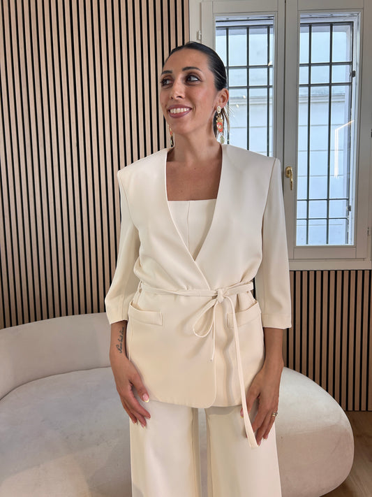 Giacca destrutturata con fusciacca burro