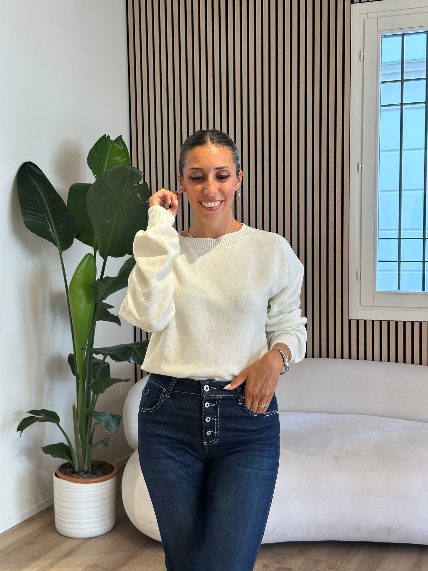 Maglia paricollo burro con paillettes