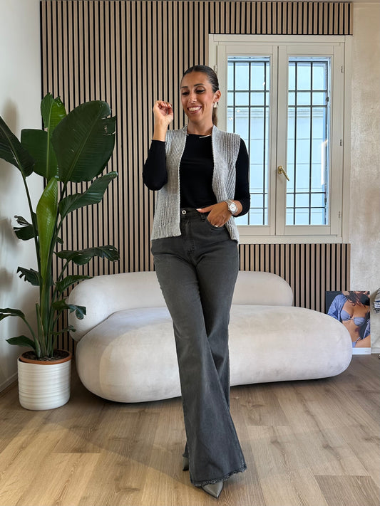 Jeans a zampa taglio vivo