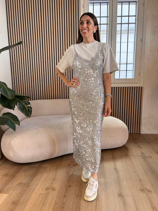 Abito grigio con paillettes