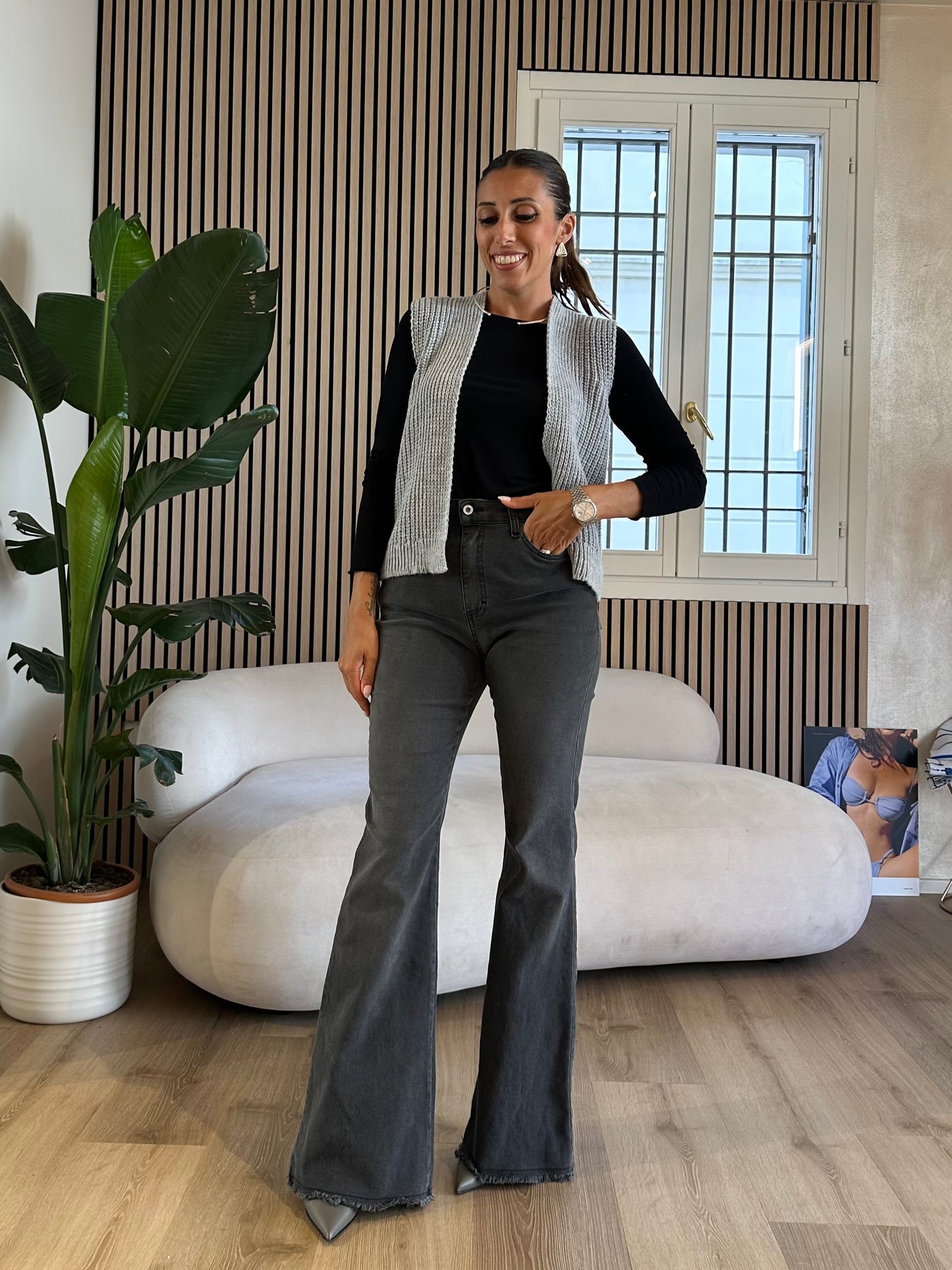 Jeans a zampa taglio vivo