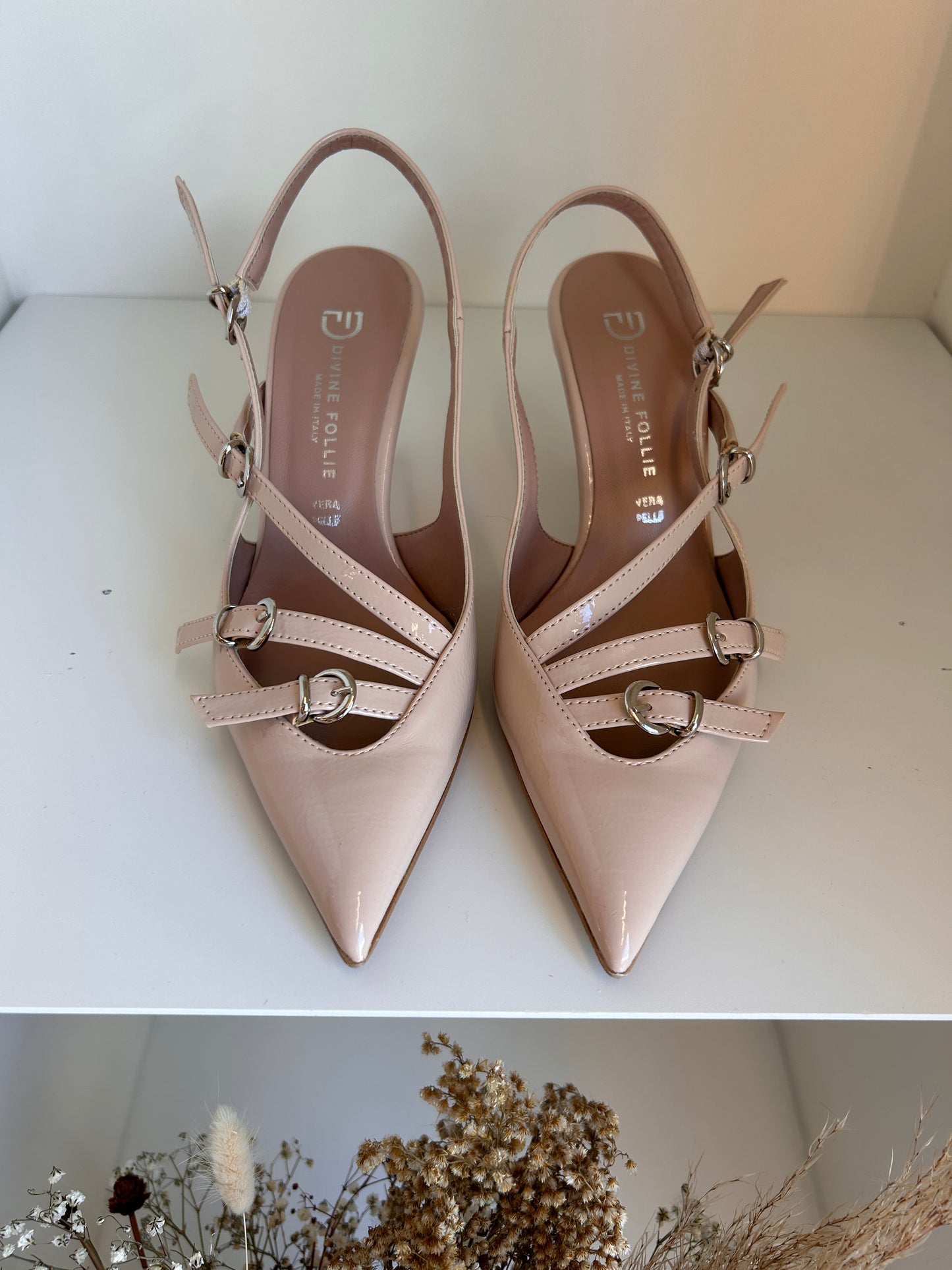 Décolleté slingback nude