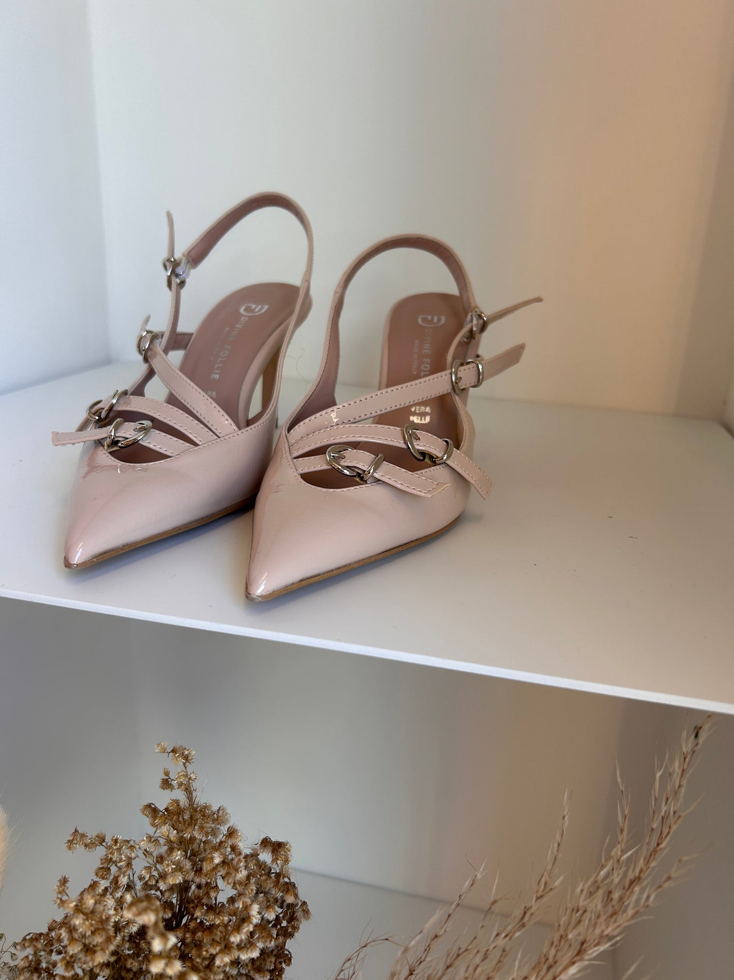 Décolleté slingback nude
