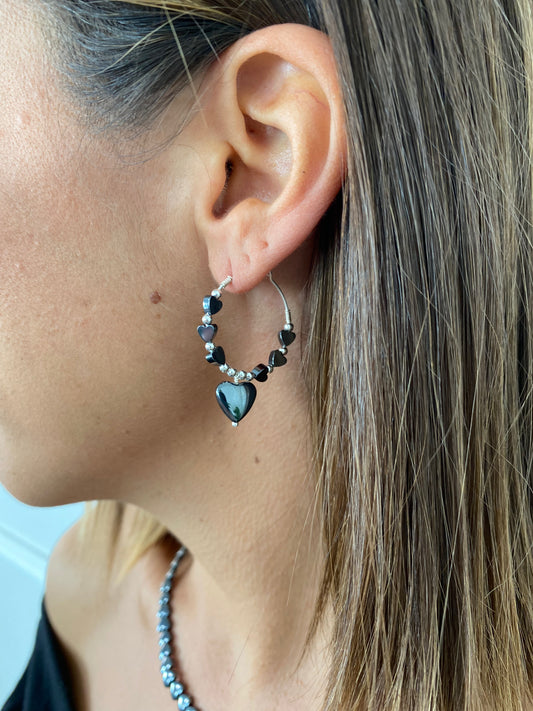 Orecchini cerchi medi cuore pendente