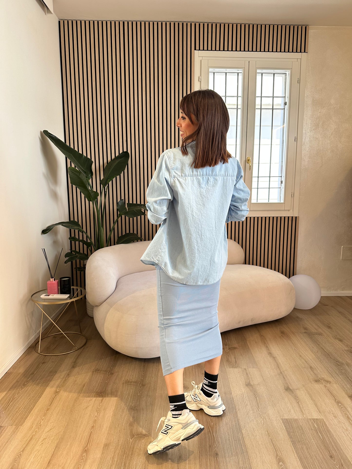 Camicia in denim scollo a V