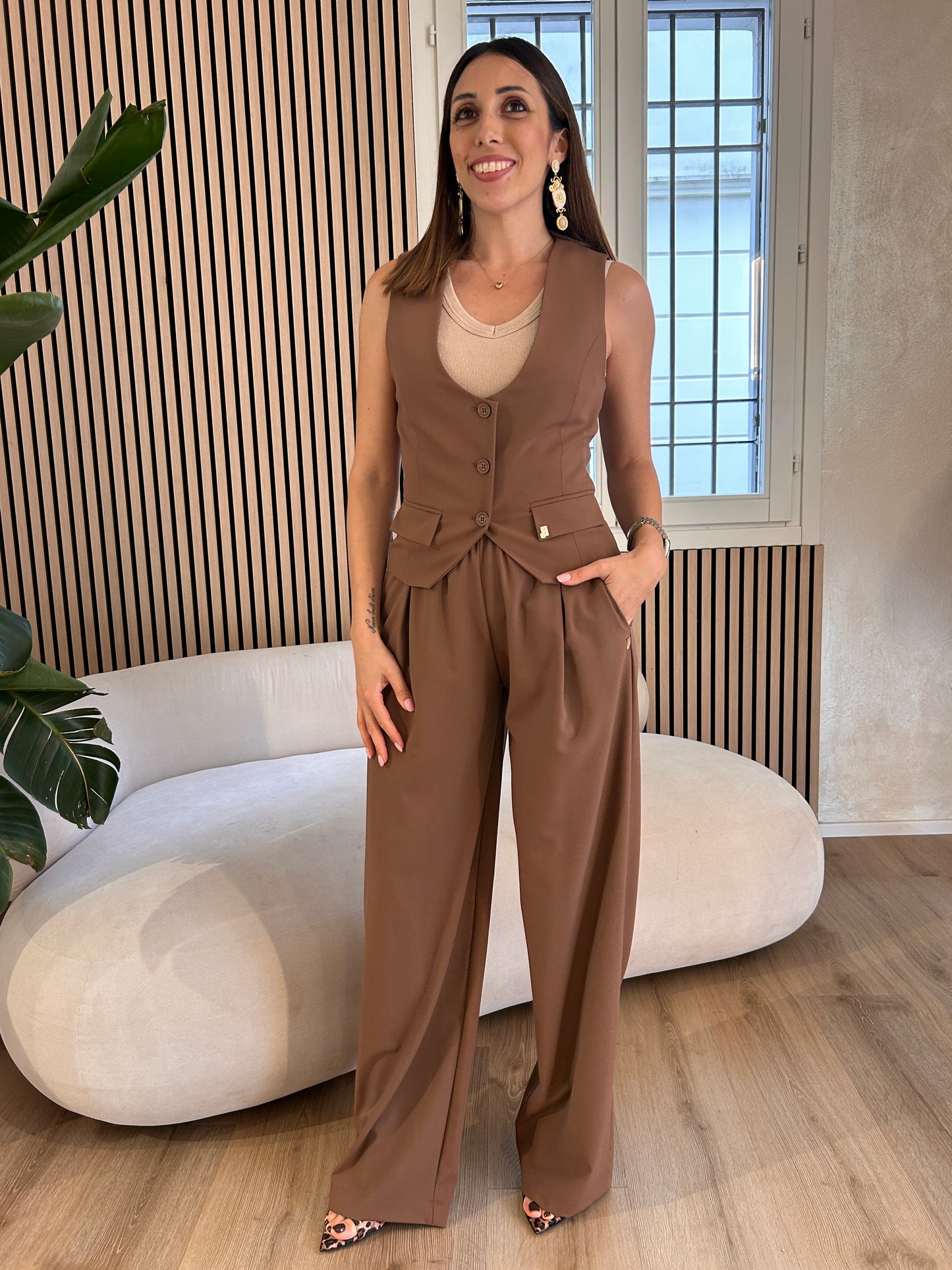 Pantalone over con pences e coulisse moka