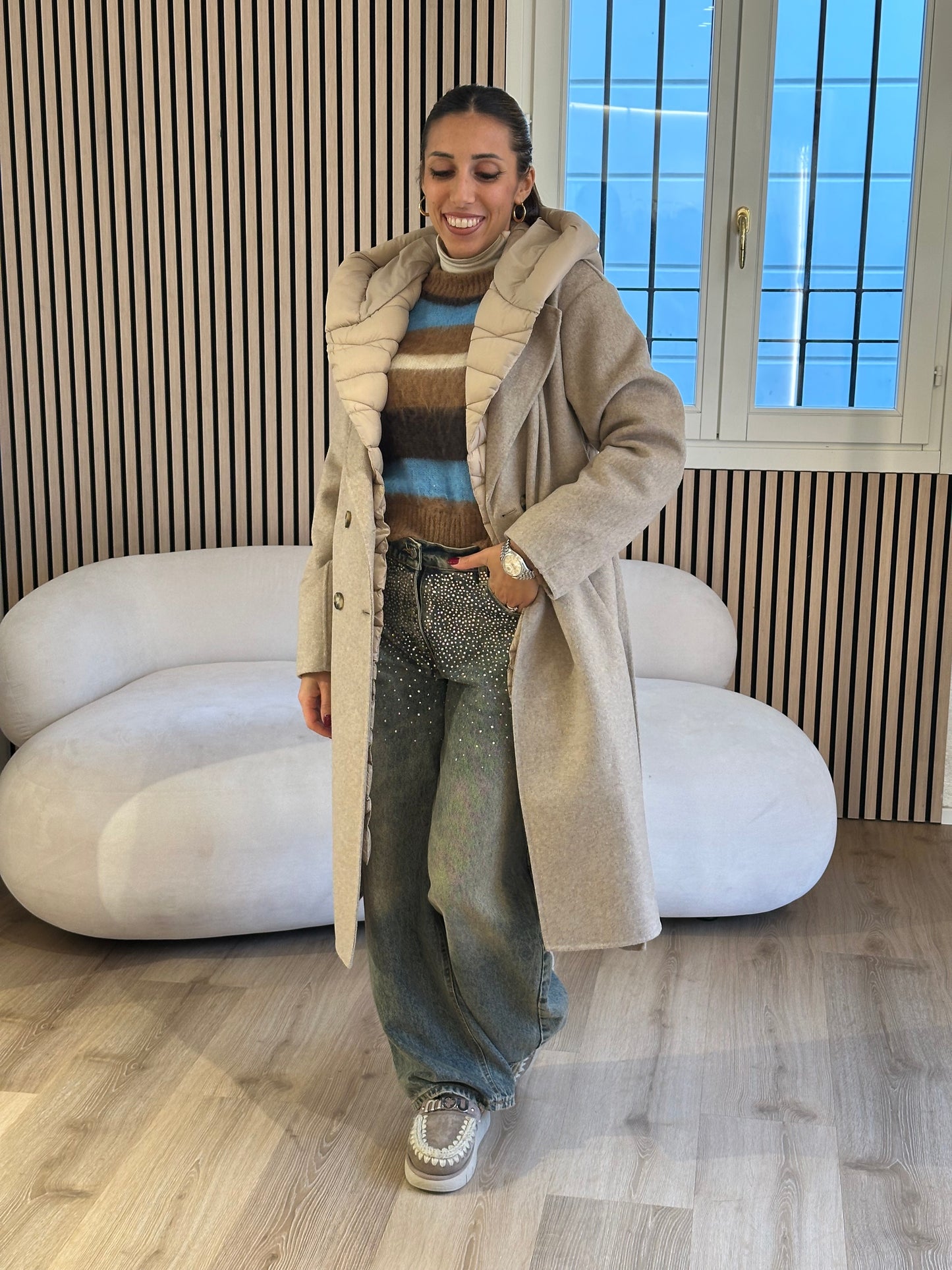 Cappotto con imbottitura e cappuccio removibile