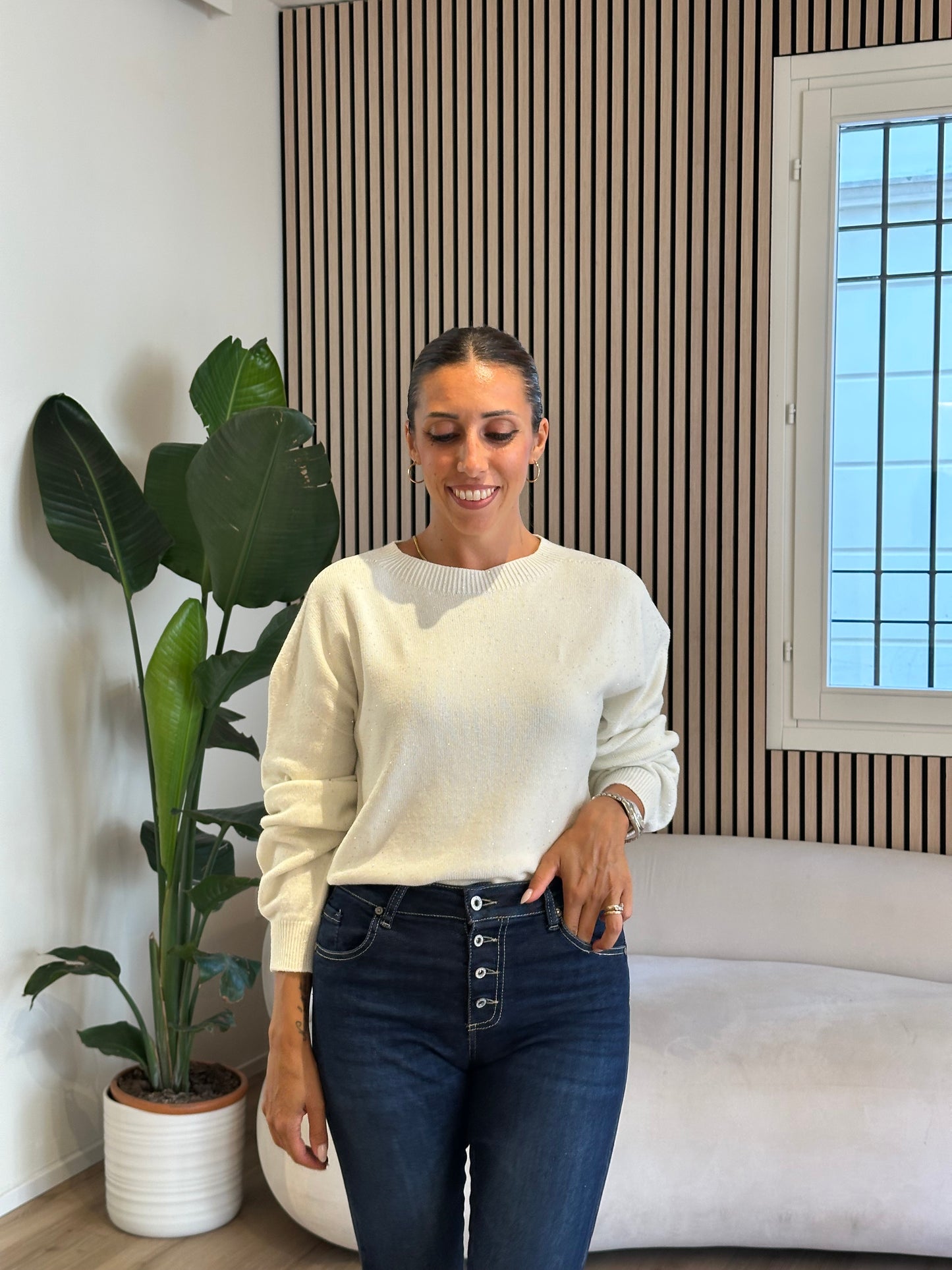 Maglia paricollo burro con paillettes