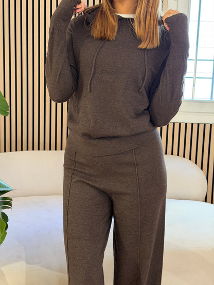 Pantalone palazzo con nervature in maglia
