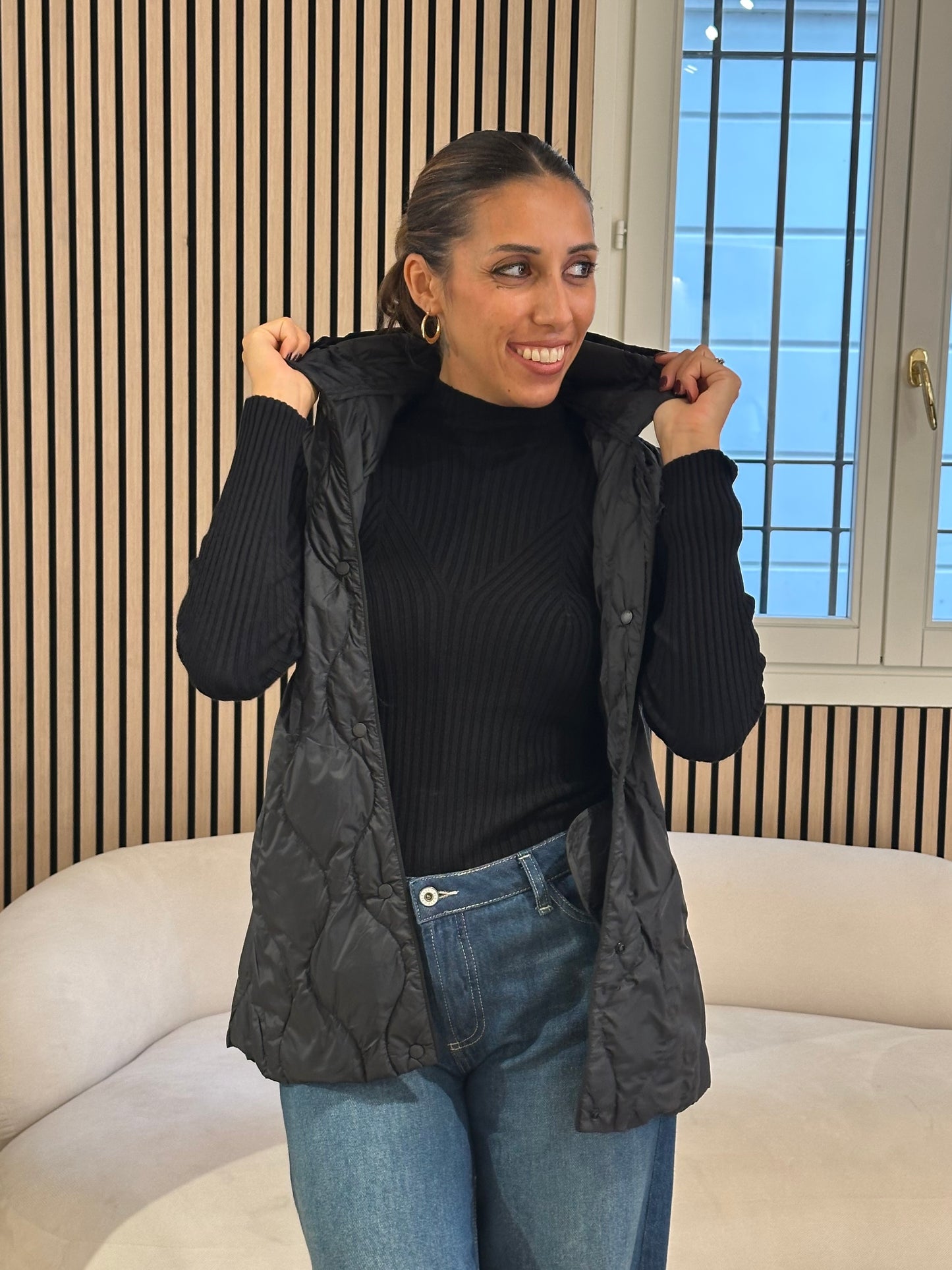 Giacca smanicata nera