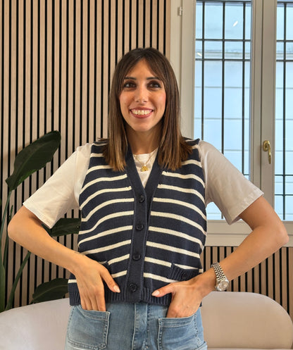 Gilet a righe con bottoni