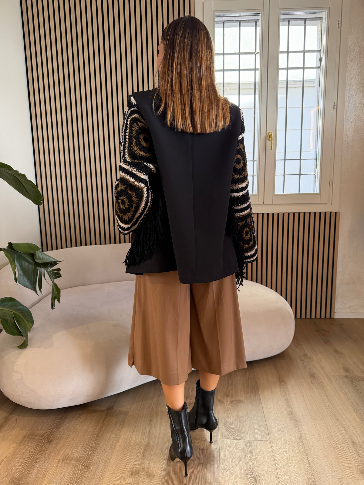 Giacca nera manica crochet