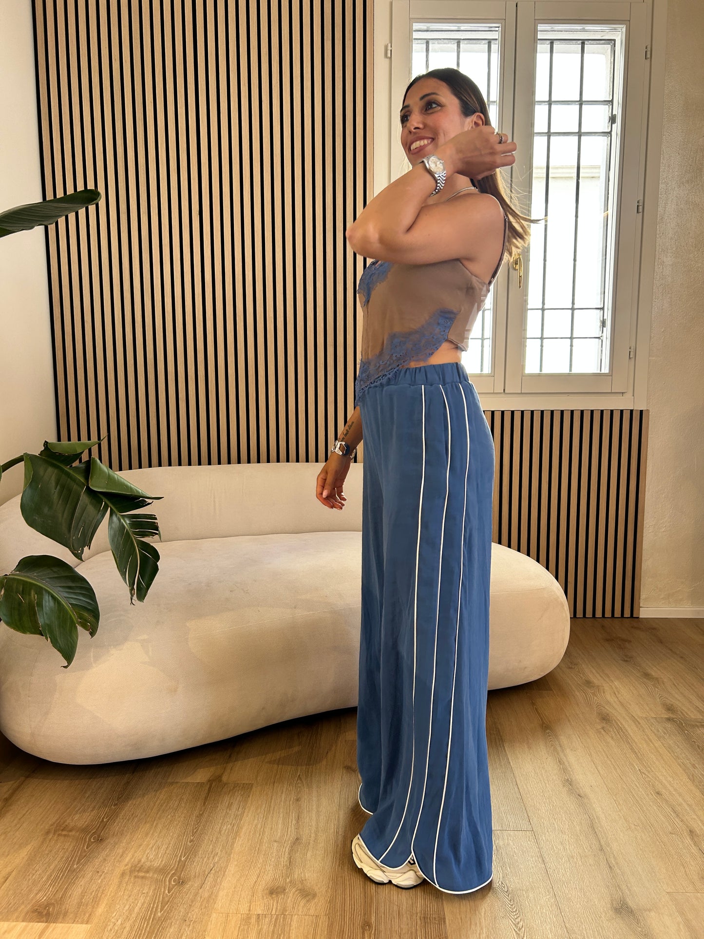 Pantalone blu banda