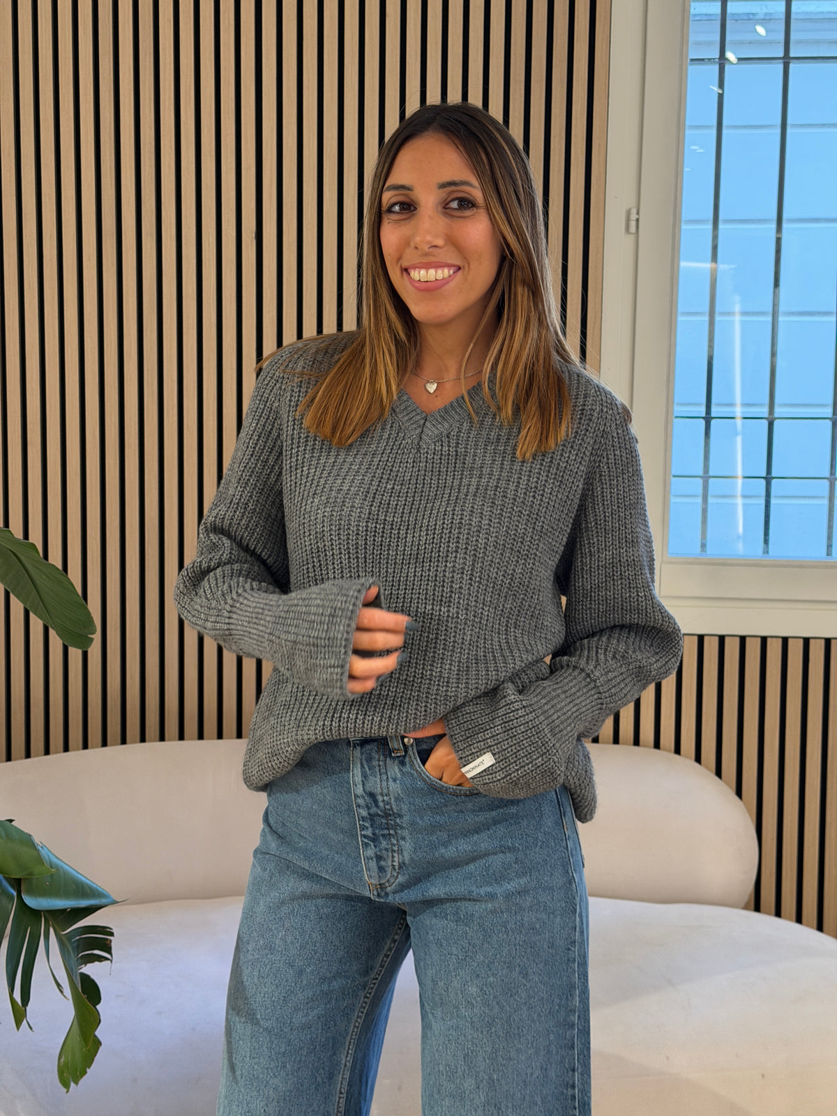 Maglia girocollo con dettaglio grigio mélange