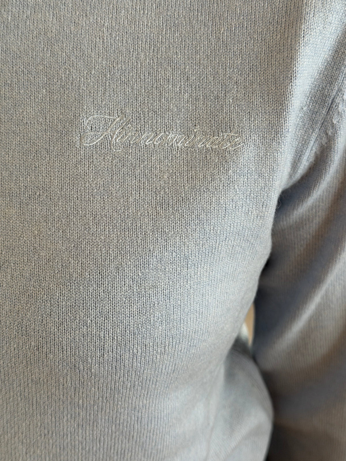 Maglia paricollo con ricamo