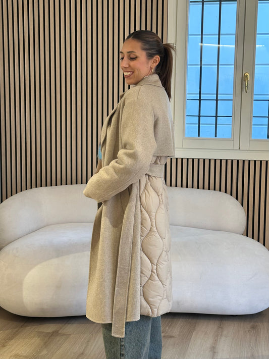 Cappotto con imbottitura e cappuccio removibile