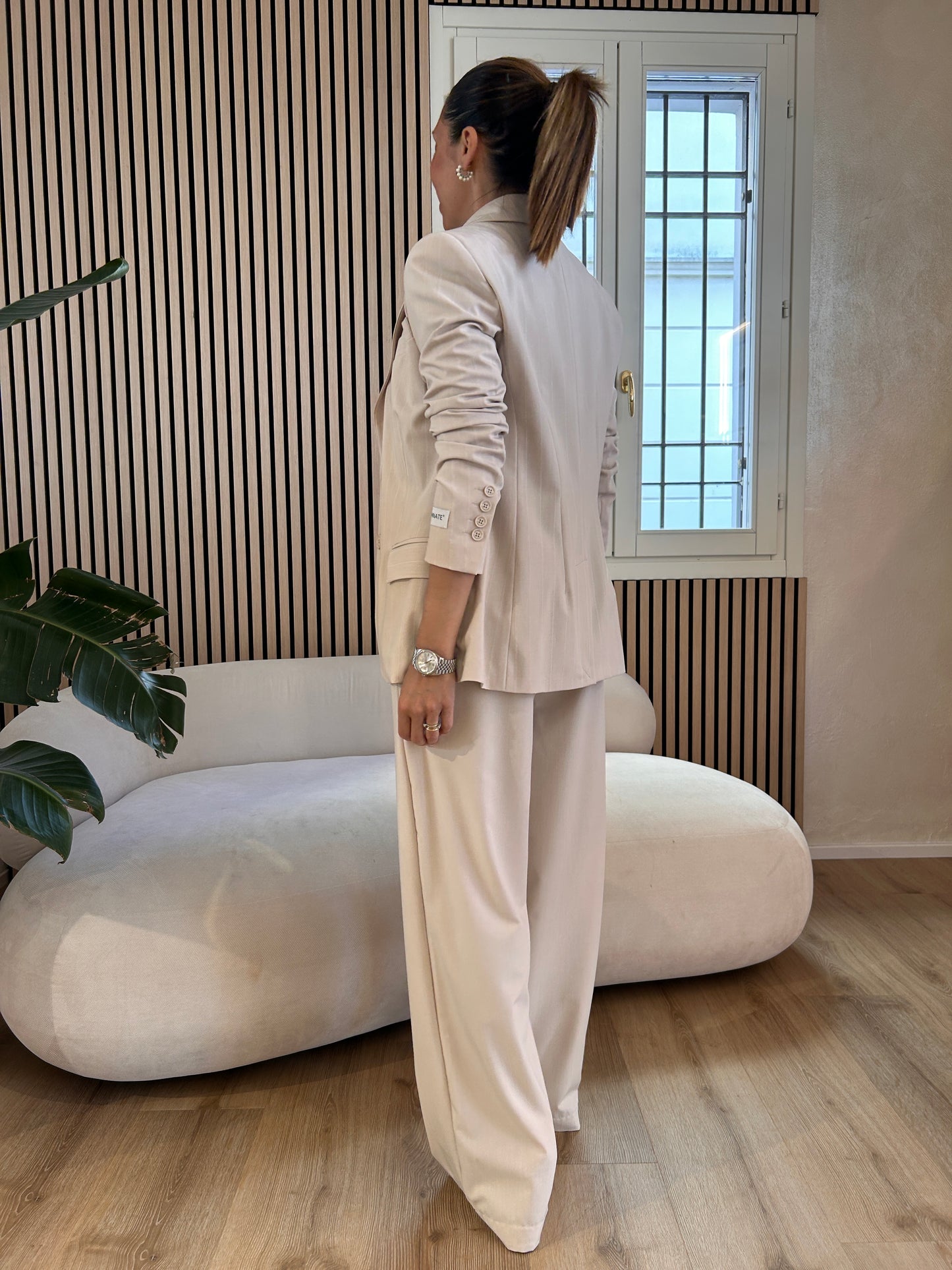 Pantalone over con pences e coulisse beige