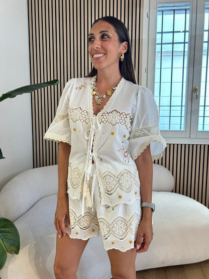 Camicia ricami e pizzo