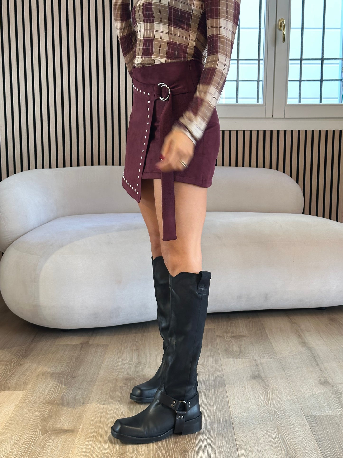 Minigonna con borchie