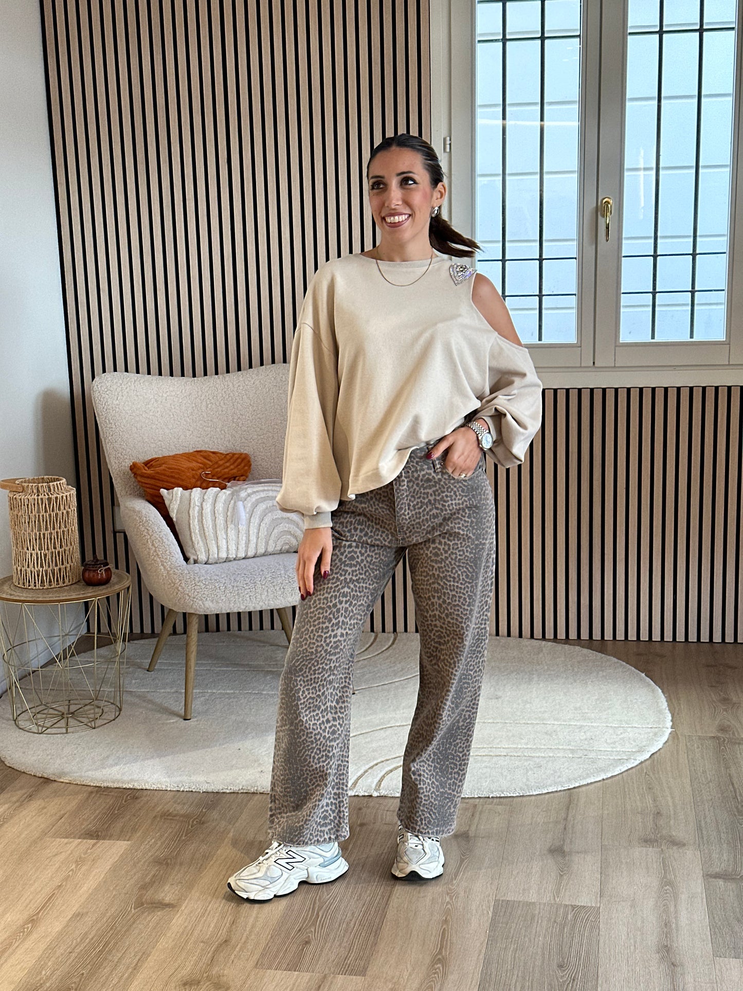 Felpa cut out strass