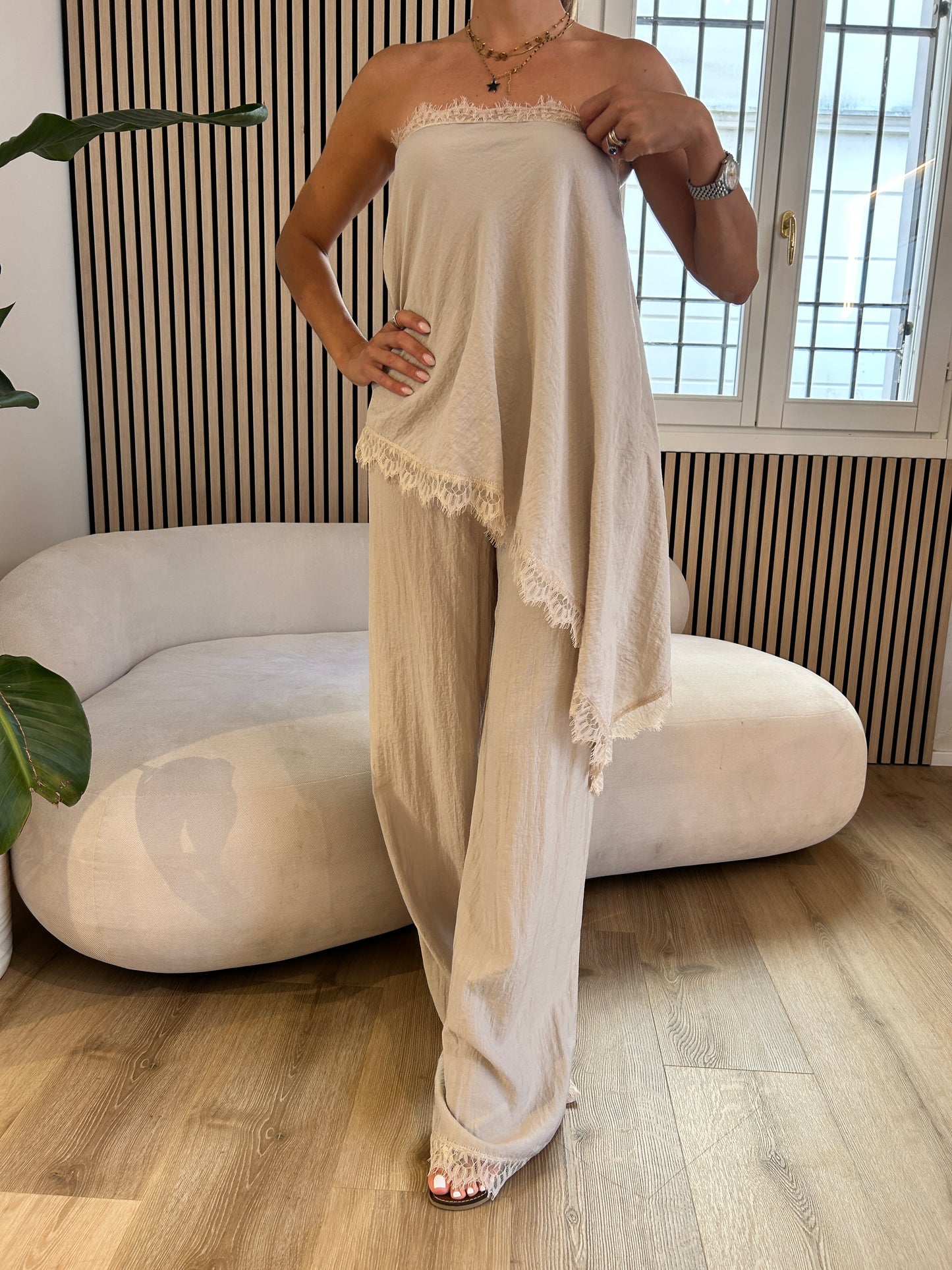 Pantalone dritto con pizzo sabbia