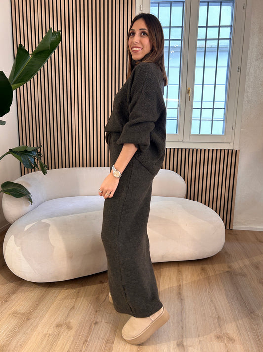 Completo maglia e gonna misto lana moro