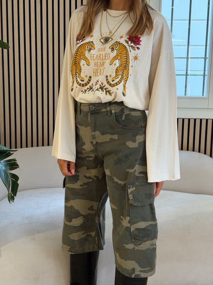 T- shirt tigri floreali