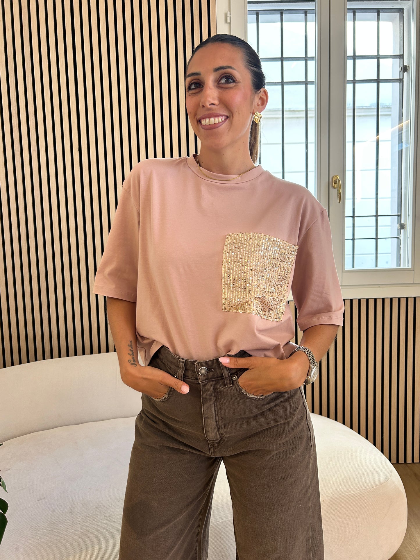 T-shirt tasca paillettes rosa