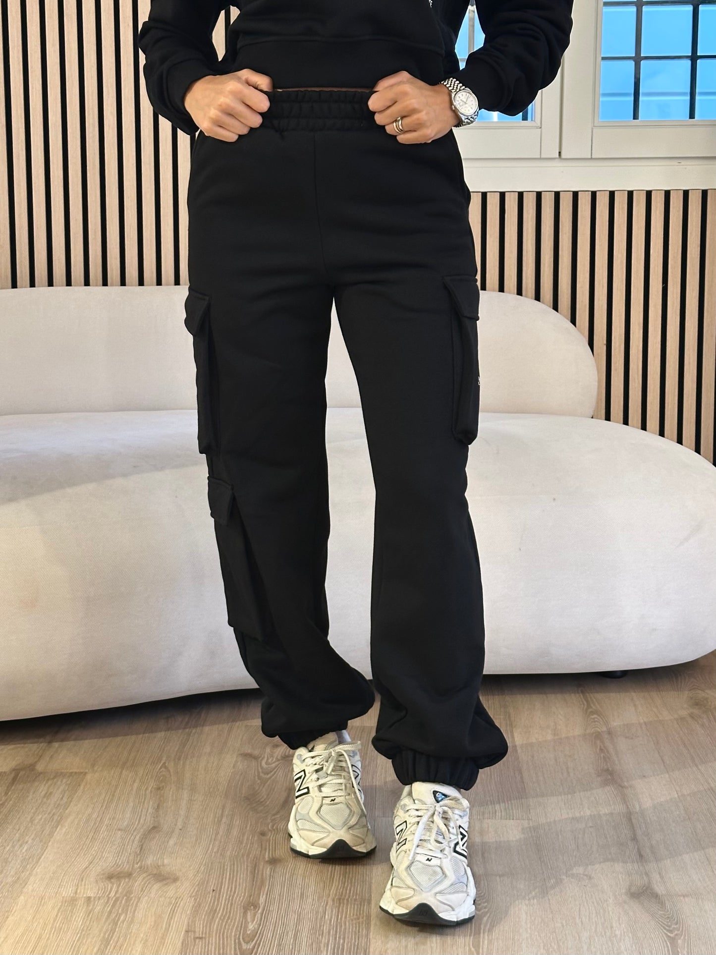 Pantaloni con elastico e tasconi