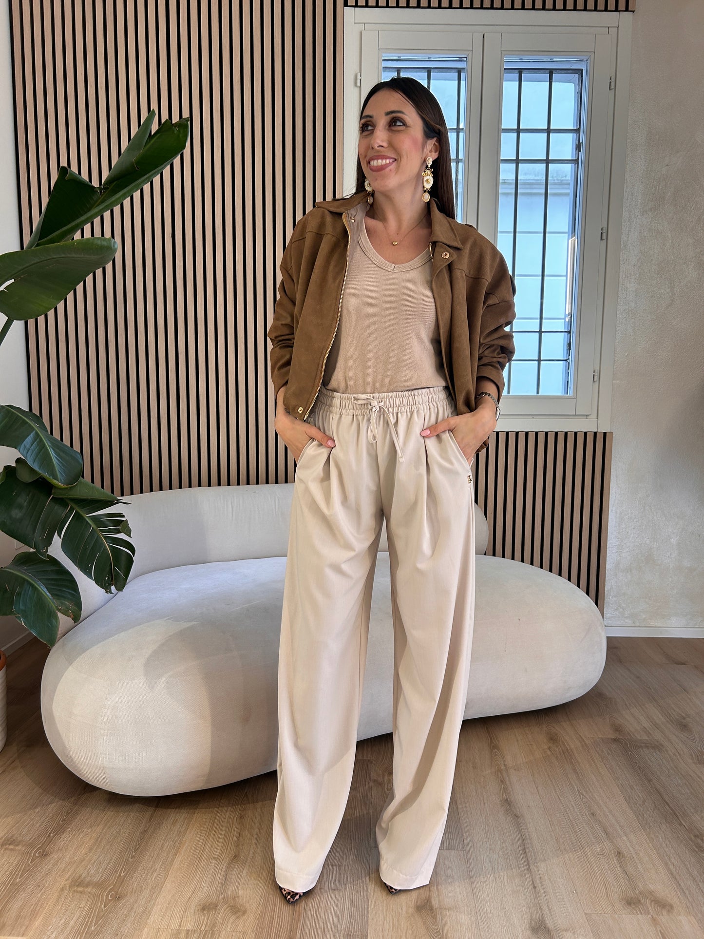 Pantalone over con pences e coulisse beige