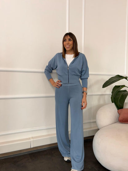 Pantalone a palazzo in maglia azzurro polvere