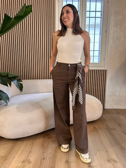 Pantalone chino con foulard Moro