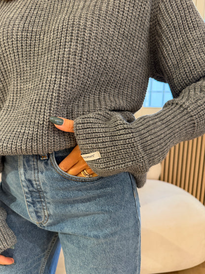 Maglia girocollo con dettaglio grigio mélange