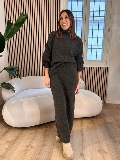 Completo maglia e gonna misto lana moro