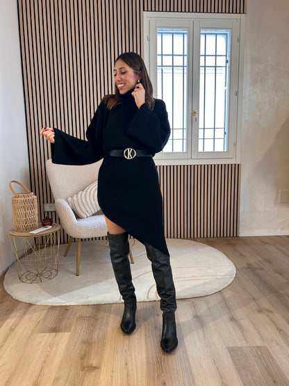 Abito dolcevita asimmetrico nero