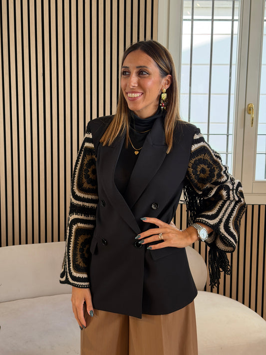 Giacca nera manica crochet