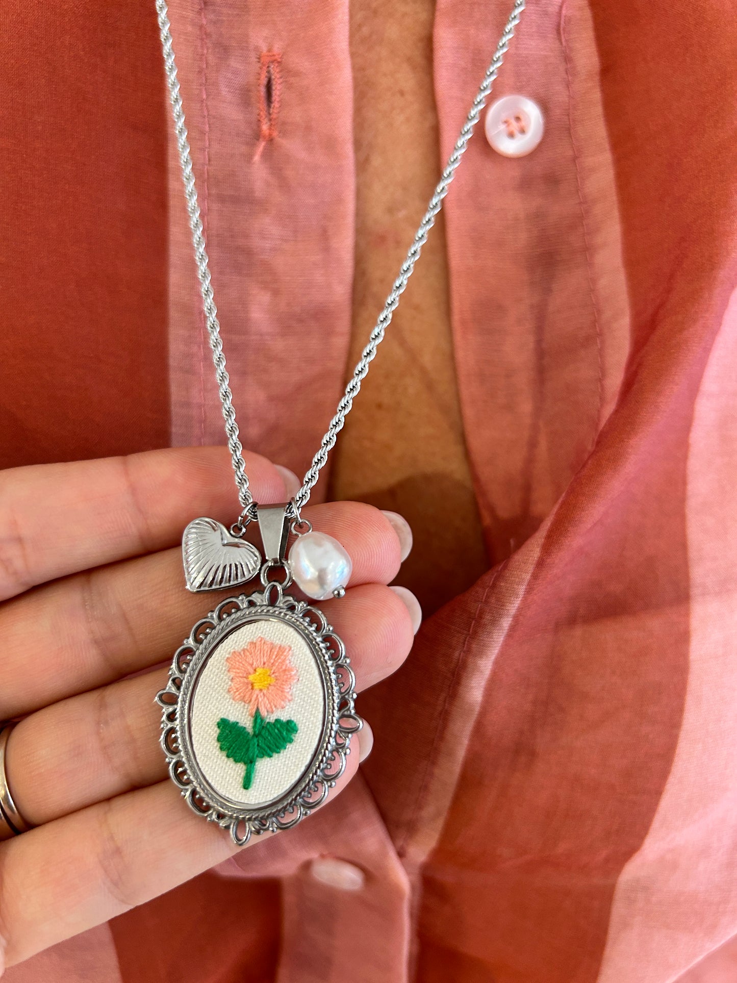 Collana fiore rosa argento