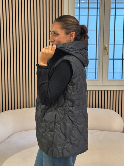 Giacca smanicata nera