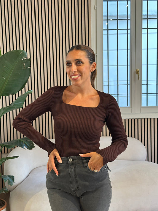 Maglia scollo quadro