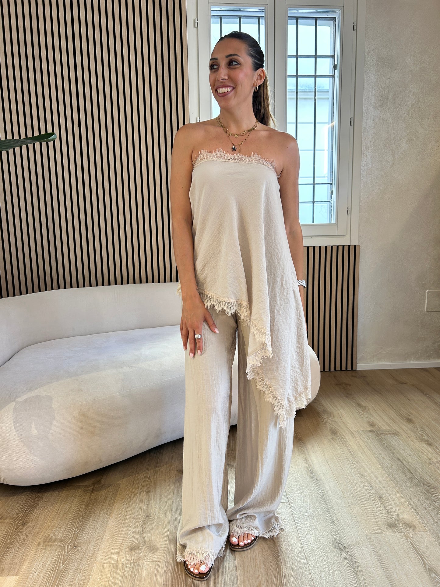 Pantalone dritto con pizzo sabbia