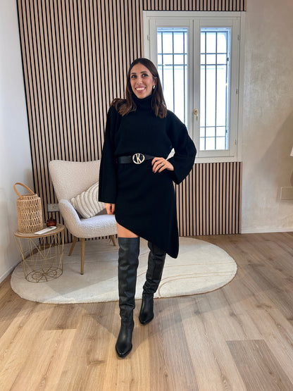 Abito dolcevita asimmetrico nero