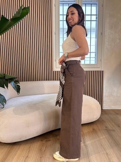 Pantalone chino con foulard Moro