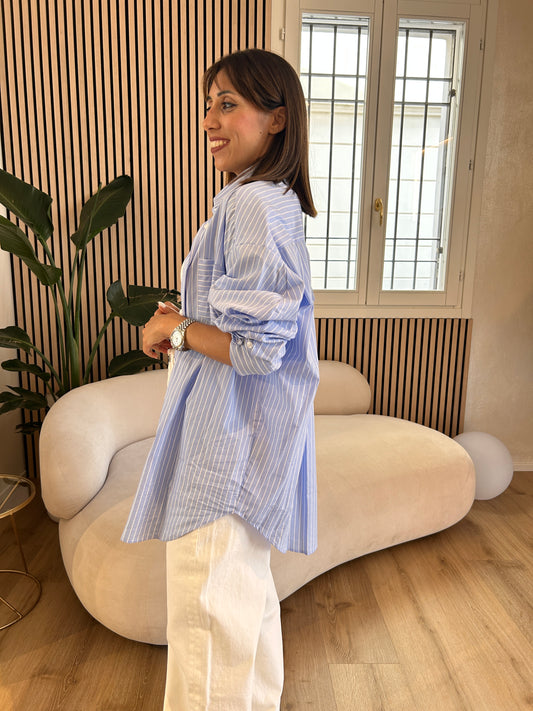 Camicia azzurra righe