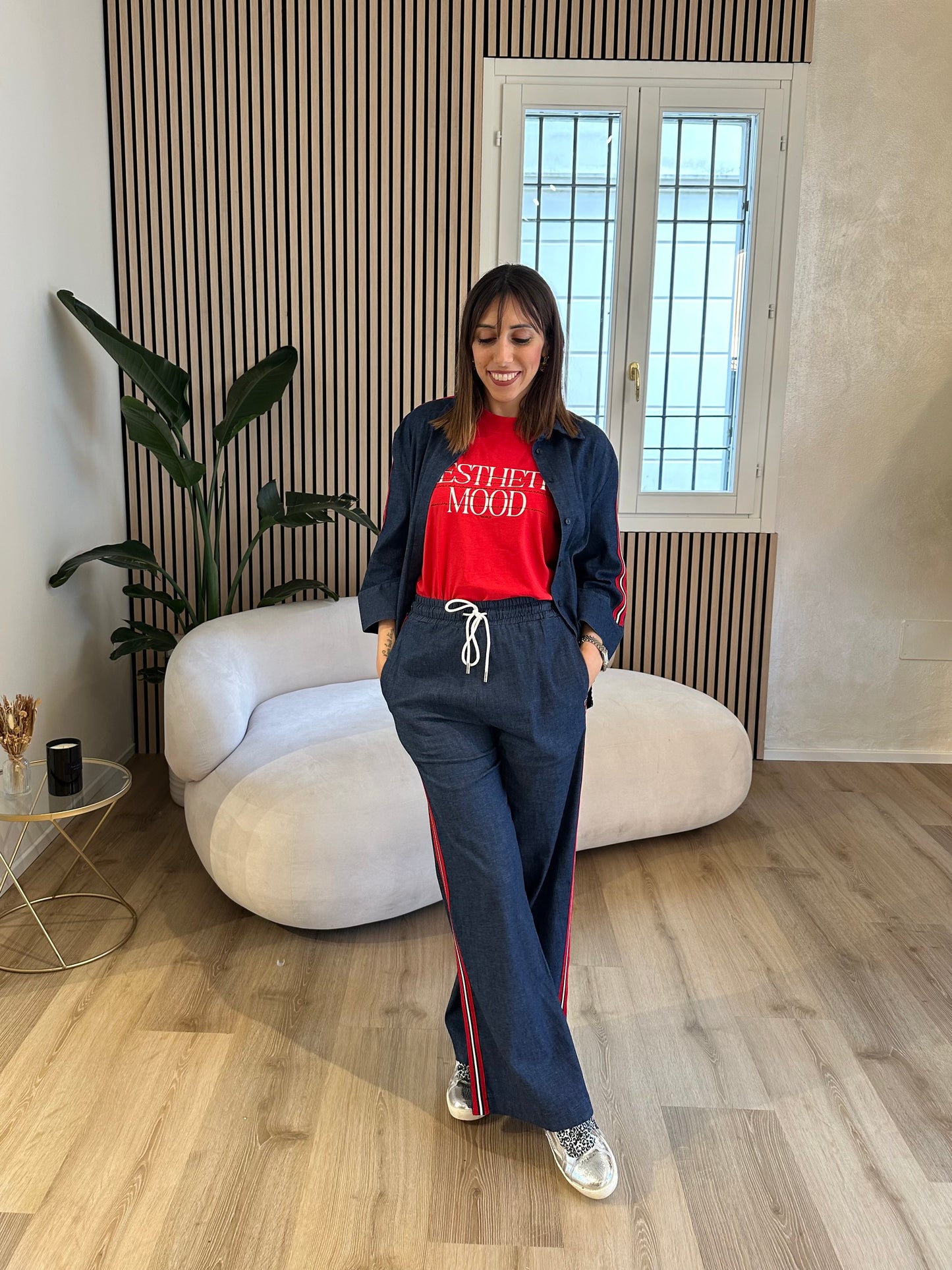 Pantalone in denim con bande laterali