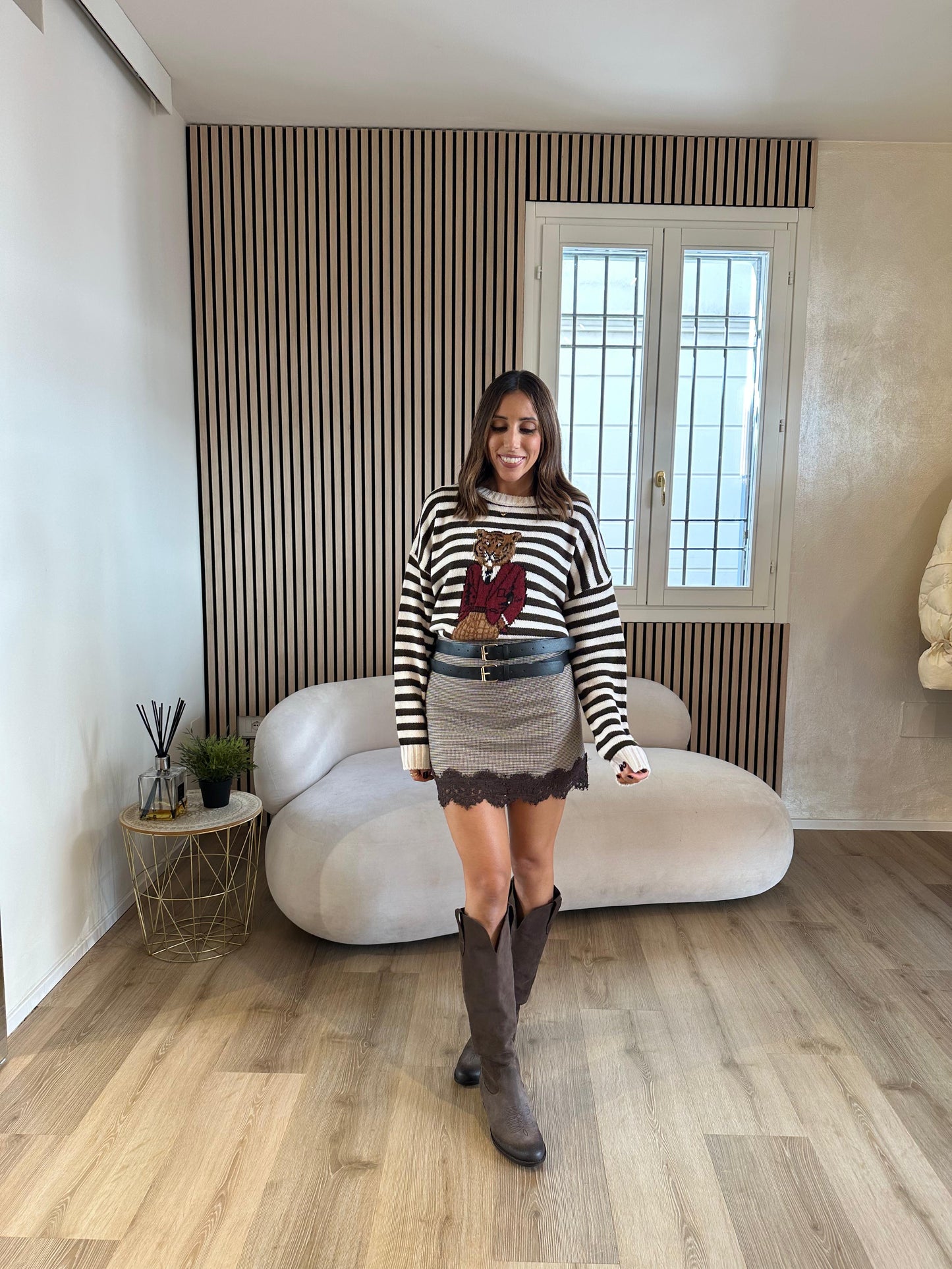 Mini gonna pizzo e doppia cintura