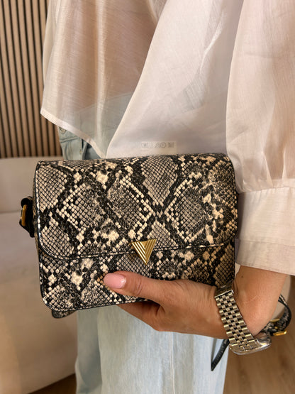 Borsa V lock bag