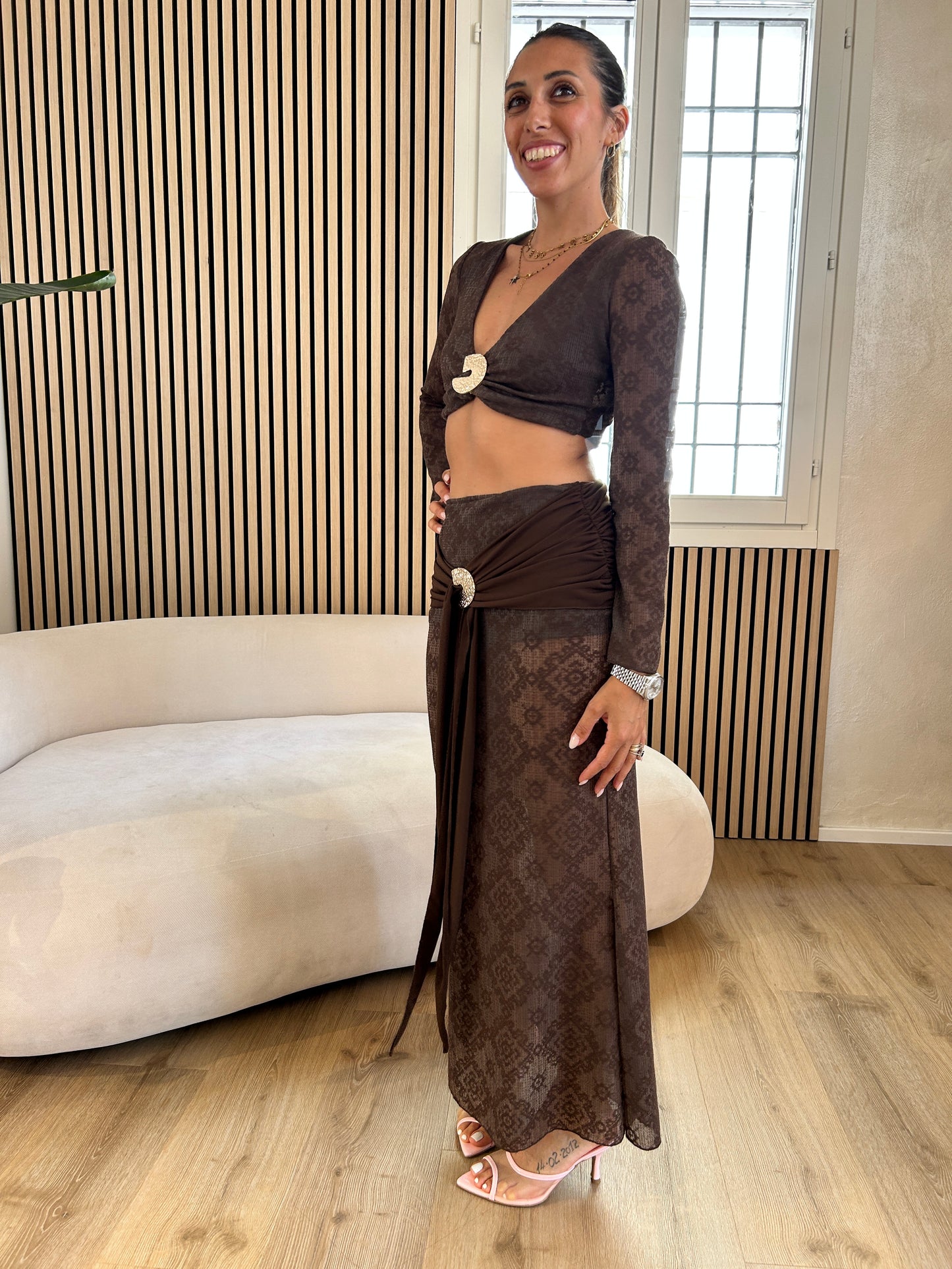 Crop top con accessorio