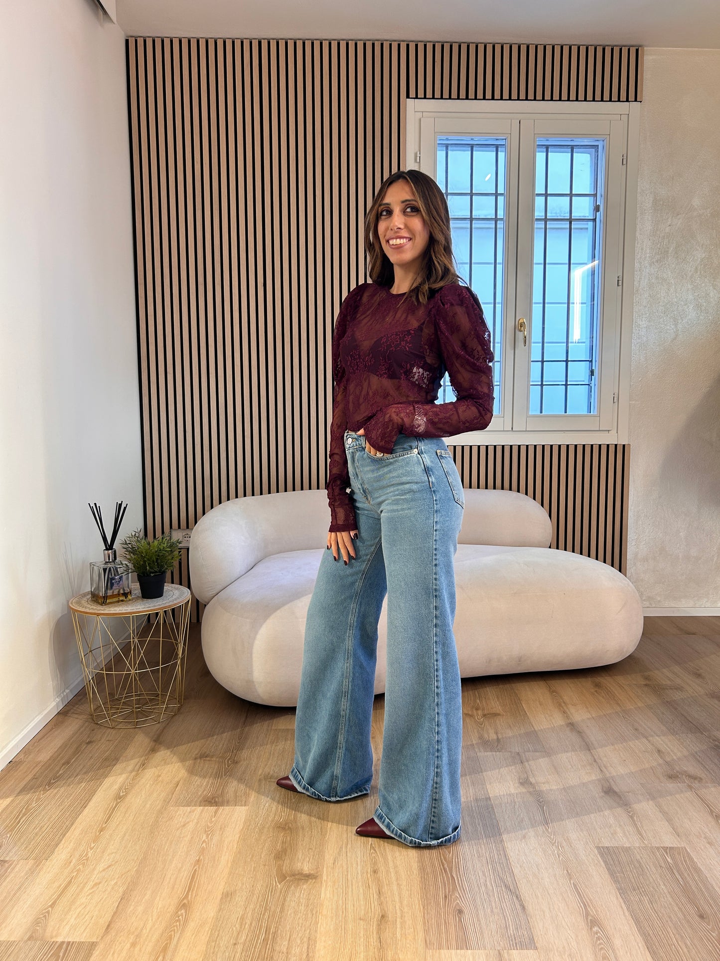 Maglia crop pizzo manica sbuffo