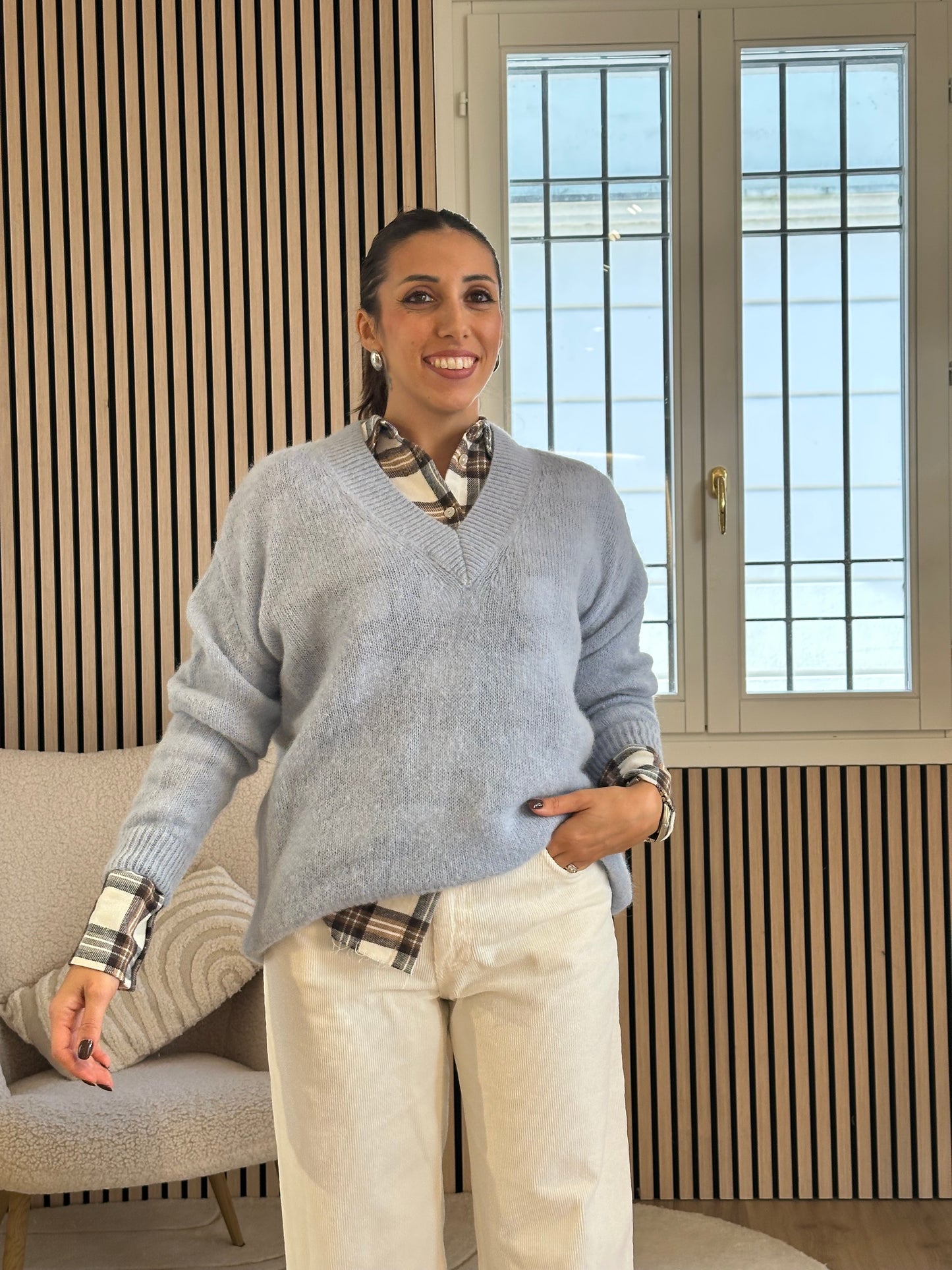 Maglia scollo V celeste