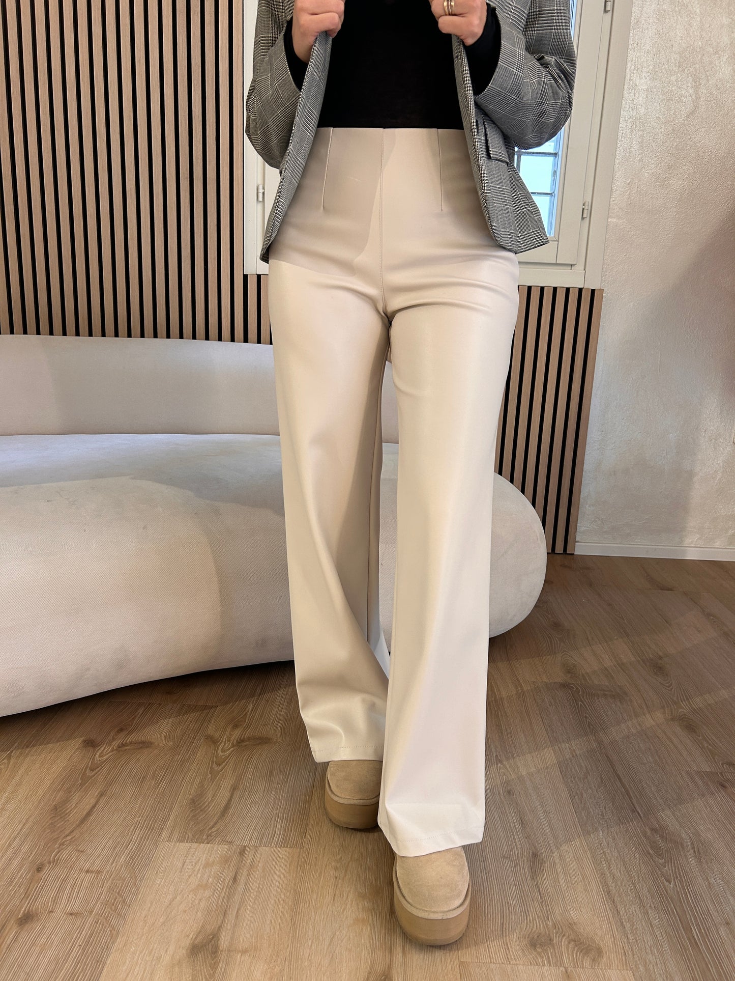 Pantalone ecopelle burro